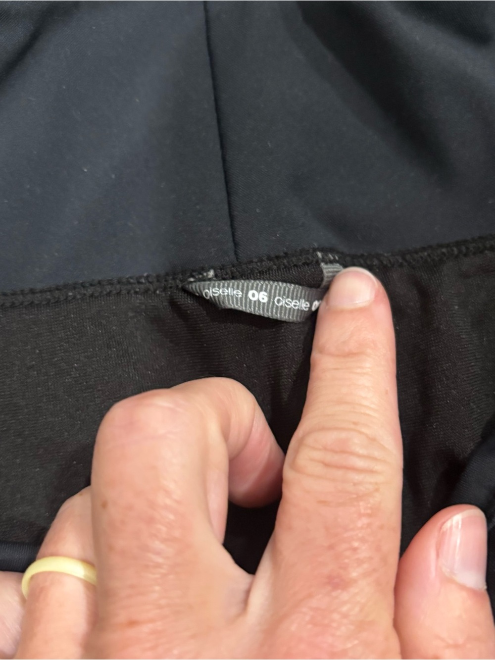 Oiselle Black Athletic Running Shorts size 6 - Picture 2 of 4